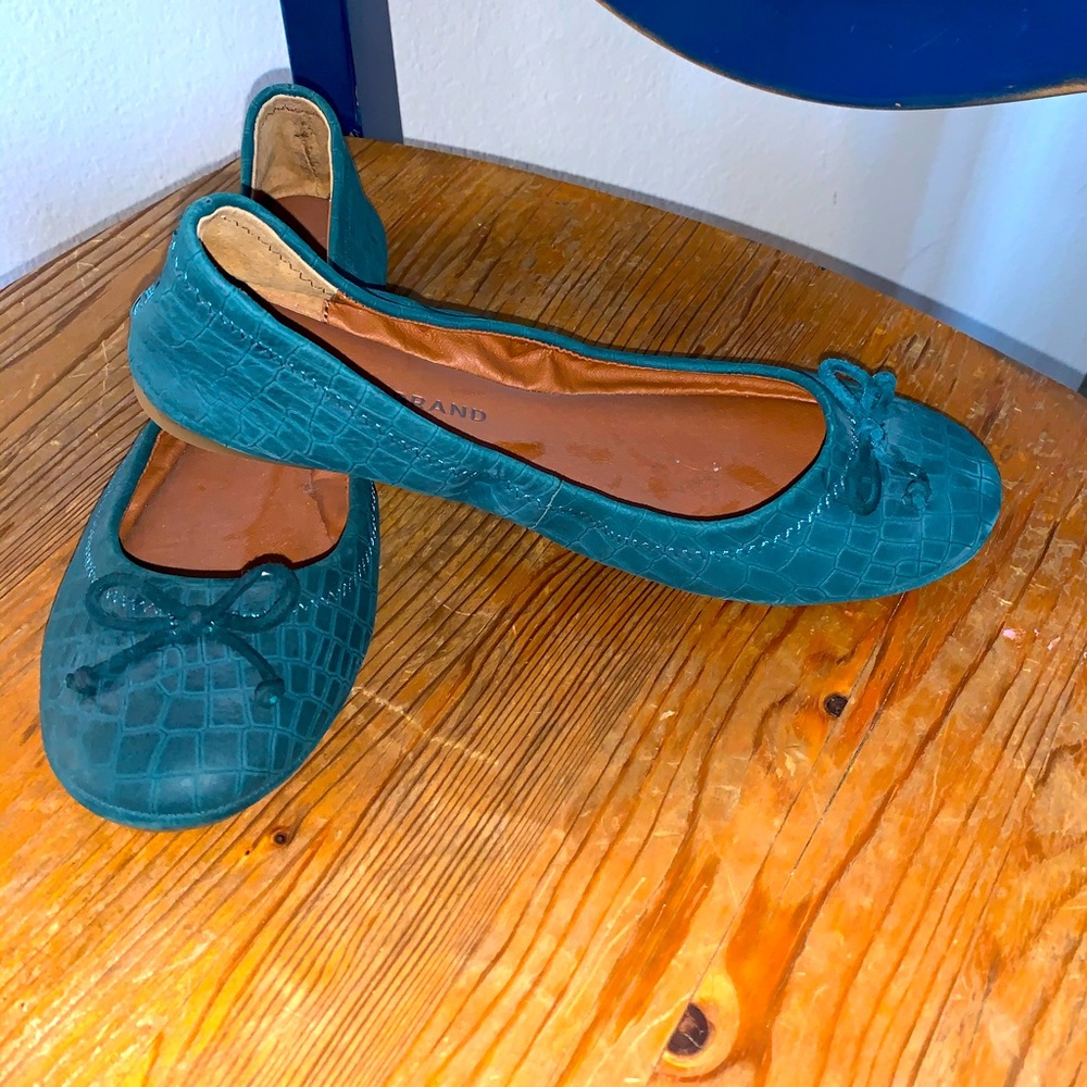 Flats teal
